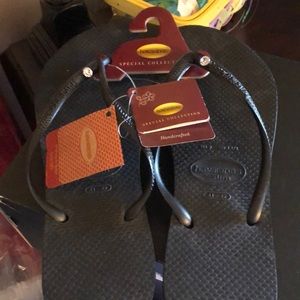 BRAND NEW BLACK HAVAIANAS